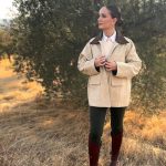 Chaqueta oversize beige con cuello de pana