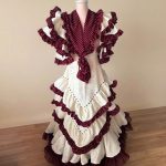 Piquillo burdeos con lunar beige